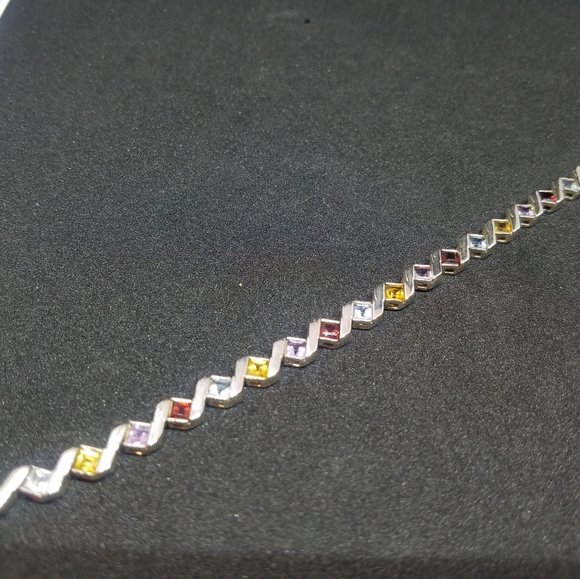 Perfect for Spring bracelet - Picture 1 of 6